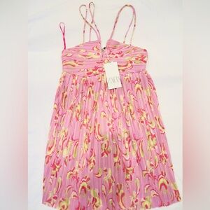 ZARA BRAND NEW PINK MINI PLEATED DRESS